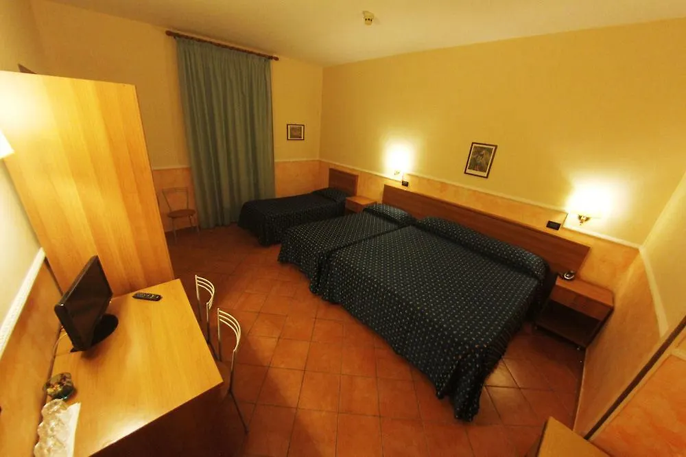 רומא Hotel Ascot 2*,
