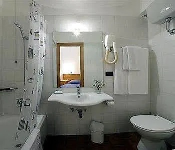 **  רומא Hotel Ascot איטליה