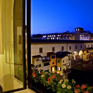  Apartment Ponte Vecchio Amazing View Italy