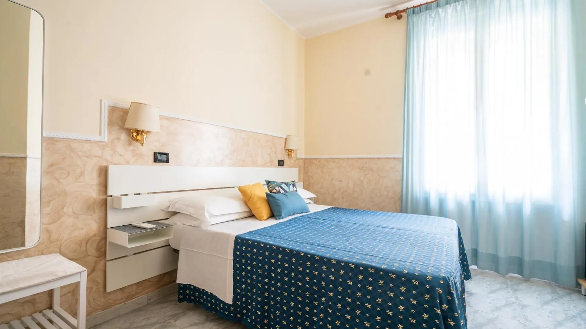 Hotel Ascot Rome 2*,  Italy